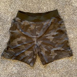 Lululemon T.H.E. Shorts - Camo